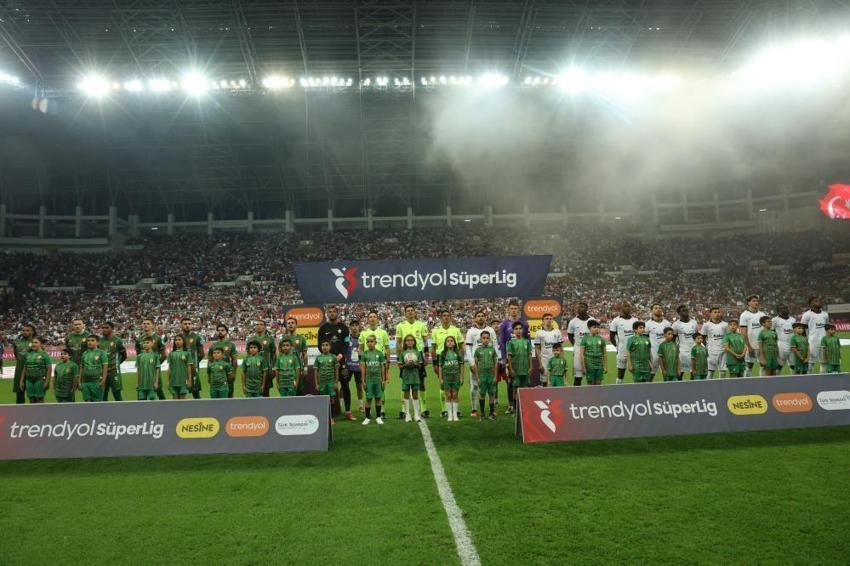 Amedspor'da Gift Orban ortalığı yıktı! Osimhen, Vlahovic, Vedat Muriqi'i solladı