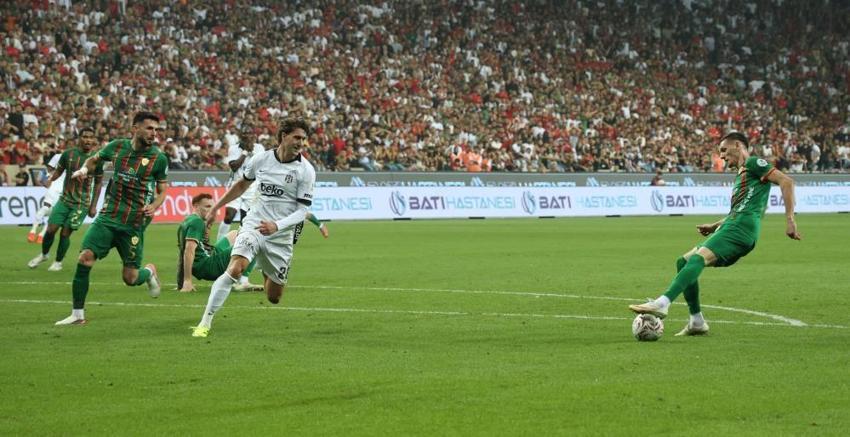 Amedspor'da Gift Orban ortalığı yıktı! Osimhen, Vlahovic, Vedat Muriqi'i solladı
