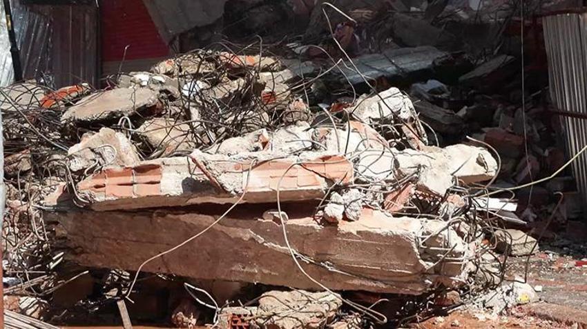 Zeytinburnu'nda kentsel dönüşüm sırasında korku dolu anlar: 5 dakika farkla kurtuldu