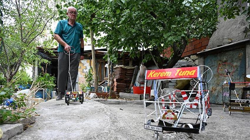 Kahvehaneyi değil atölyeyi seçti! Geri dönüşüm malzemelerinden yapıyor