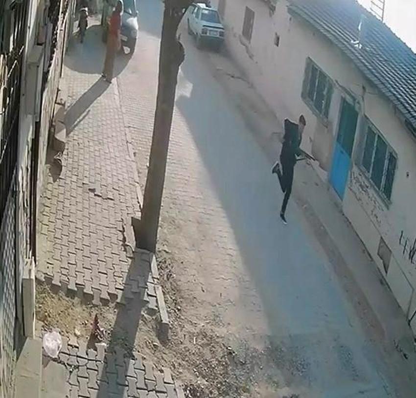 MANİSA'DA OKUL ÖNÜNDE SİLAHLI SALDIRI: Saldırgan kamerada: Elinde silahla böyle kaçtı! Kısa sürede yakalandı