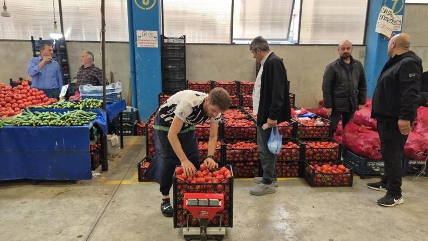 Düzce'de semt pazarlarında görüldü: Şehir halkı bundan vazgeçemiyor