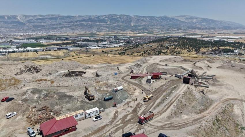 Deprem sonrası dev ekonomik hamle! Kahramanmaraş'ta 200 bin metreküp paraya dönüştü