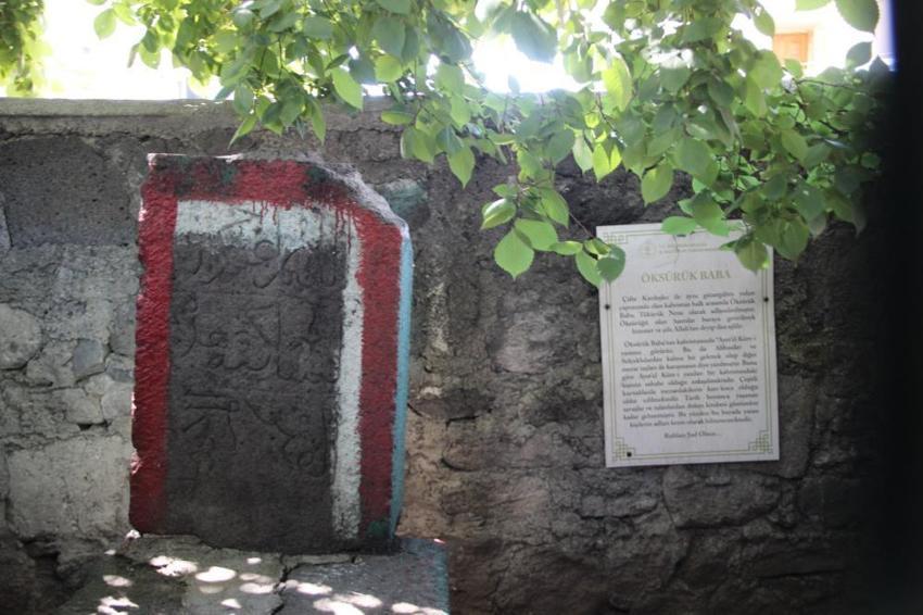 Erzurum'da adını duyan merak ediyor! Öksürüğü olan buraya koşuyor