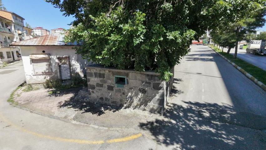 Erzurum'da adını duyan merak ediyor! Öksürüğü olan buraya koşuyor