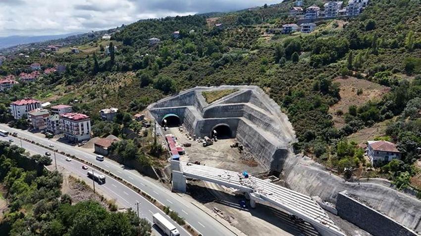 Trabzon'da Sahil Yolu'nda ulaşımı rahatlatacak iki büyük proje! Çalışmalar aralıksız sürüyor: Trafik yükünü hafifletecek!