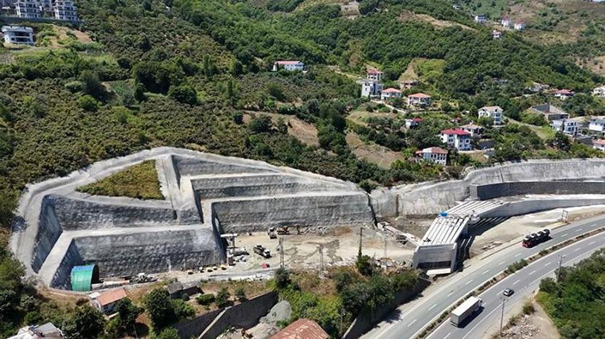 Trabzon'da Sahil Yolu'nda ulaşımı rahatlatacak iki büyük proje! Çalışmalar aralıksız sürüyor: Trafik yükünü hafifletecek!