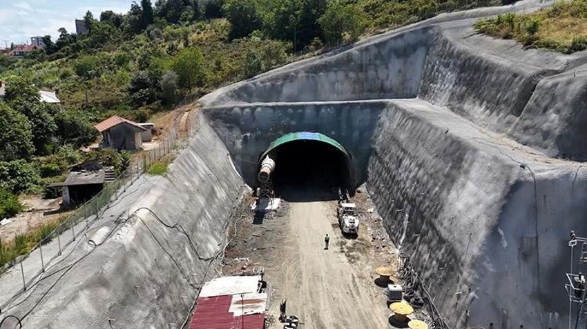 Trabzon'da Sahil Yolu'nda ulaşımı rahatlatacak iki büyük proje! Çalışmalar aralıksız sürüyor: Trafik yükünü hafifletecek!