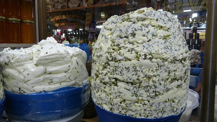 40 kilo gömülüyor, 30 kilo çıkıyor! Van'ın toprak altındaki tescilli lezzeti tezgaha indi: Kilosu 800 lira