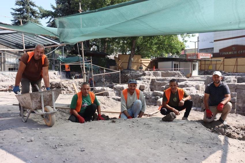 Yüzde 30'luk kısmı tamamlandı: Kayseri'deki o tarihi yapı ayağa kaldırılıyor!