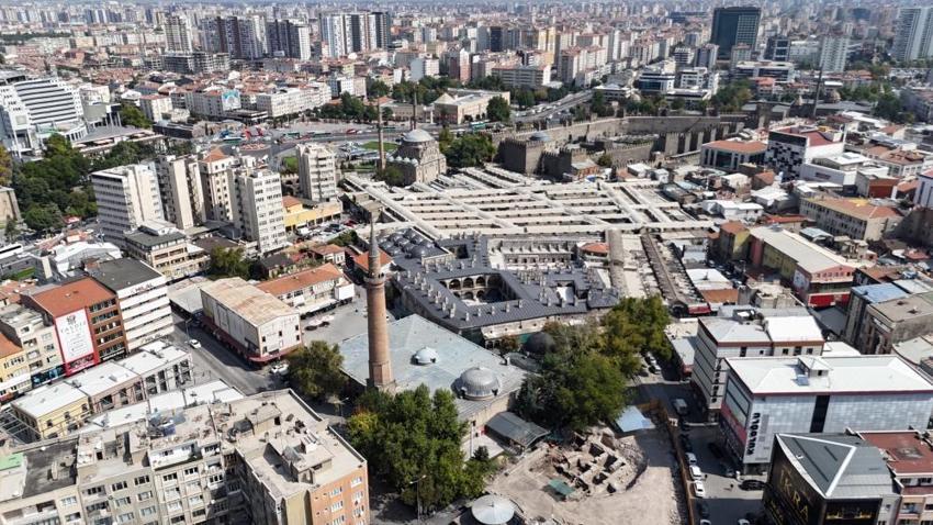 Yüzde 30'luk kısmı tamamlandı: Kayseri'deki o tarihi yapı ayağa kaldırılıyor!