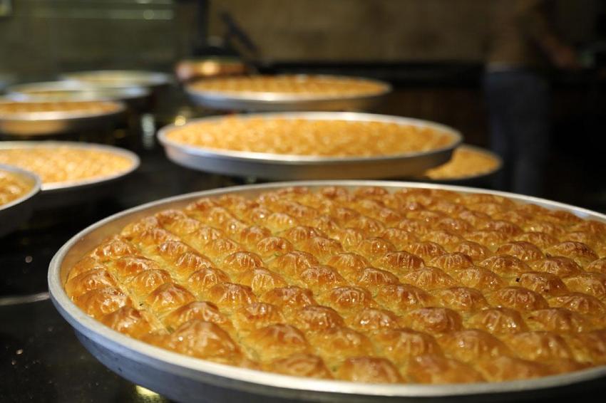 Amerikan'da Gaziantep baklavasını Amerikalı aksanıyla anlattı, sosyal medyayı salladı