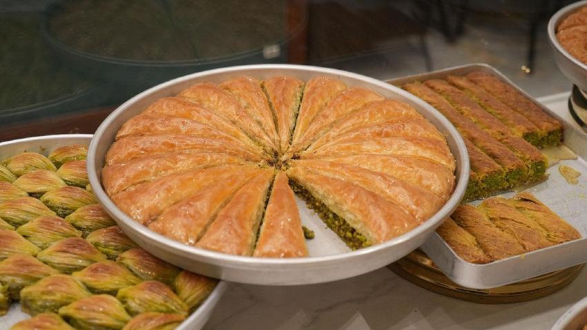 Amerikan'da Gaziantep baklavasını Amerikalı aksanıyla anlattı, sosyal medyayı salladı