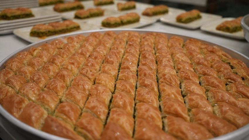 Amerikan'da Gaziantep baklavasını Amerikalı aksanıyla anlattı, sosyal medyayı salladı