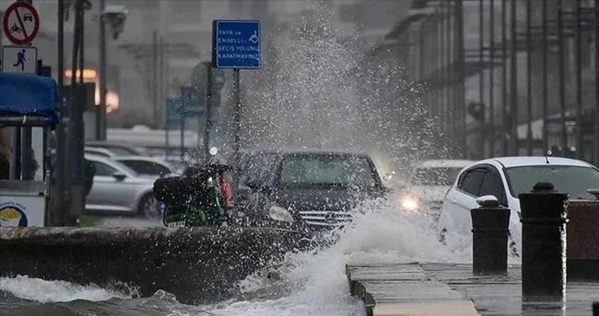 Karadeniz'de yağış şiddetleniyor: Meteoroloji il il uyardı