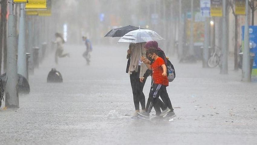 Karadeniz'de yağış şiddetleniyor: Meteoroloji il il uyardı