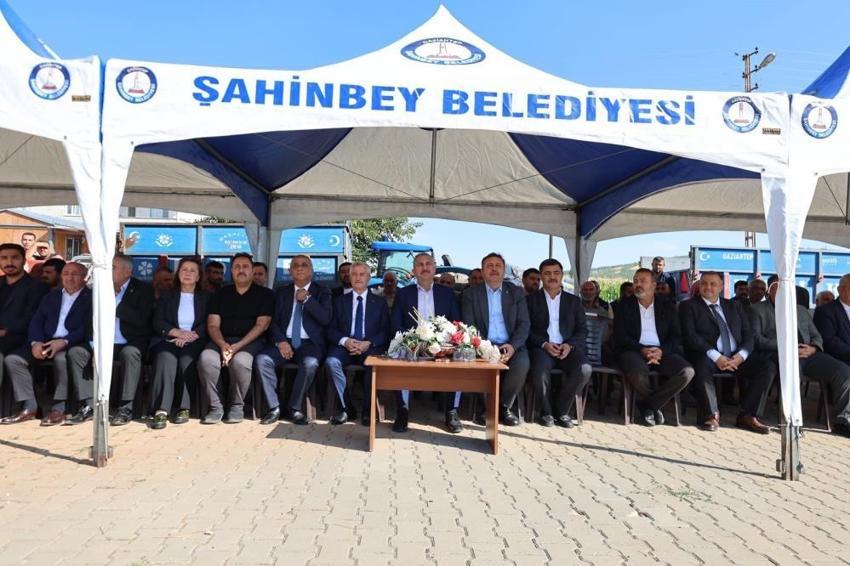 Şahinbey Belediyesi'nden çiftçilere dev destek: Bin 800 ton tohum dağıtımı başladı!