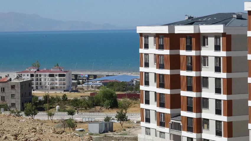 Van Gölü'nün doğal güzelliği ve silüeti için kritik uyarı! Yapılaşmada yatay mimari çağrısı