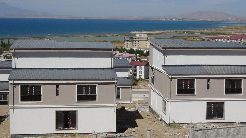 Van Gölü'nün doğal güzelliği ve silüeti için kritik uyarı! Yapılaşmada yatay mimari çağrısı