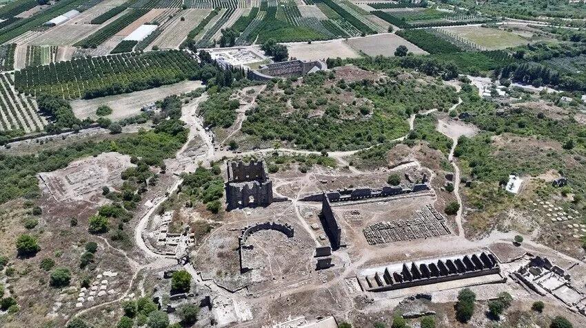 Antalya'da tarihi geriye çektiler! Dükkanları kazınca ezber bozan gerçek ortaya çıktı