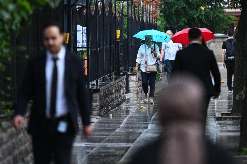 Sağanak yağışlar geliyor sıcaklıklar düşüyor! Meteoroloji tarih vererek uyardı: Yağmur 7-8 gün boyunca sürecek