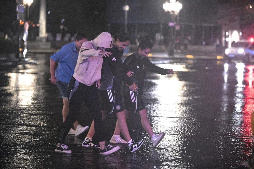 Sağanak yağışlar geliyor sıcaklıklar düşüyor! Meteoroloji tarih vererek uyardı: Yağmur 7-8 gün boyunca sürecek