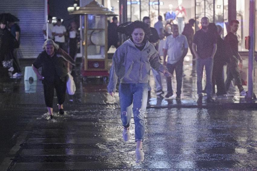 Sağanak yağışlar geliyor sıcaklıklar düşüyor! Meteoroloji tarih vererek uyardı: Yağmur 7-8 gün boyunca sürecek