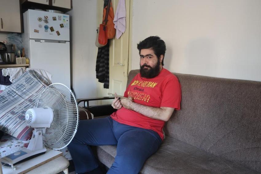Türkiye günlerce onu konuşmuştu: Deprem sonrası hayattan kopan Barış Özbay'ın acı hikayesi: 3 aylık tedavinin ardından yine eve kapanıp telefon bağımlısı oldu!
