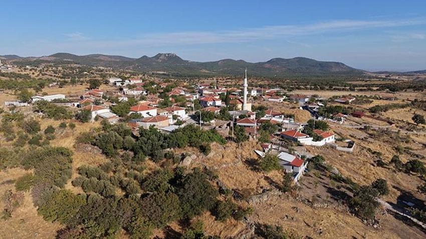 Manisalı muhtarın yürek ısıtan hizmeti: Anneleri için başlatmıştı, 6 köye birden ulaştı!