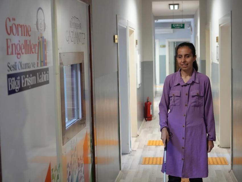 Görme engelli 3 kardeşin büyük başarısı: Gaziantep'te her biri azimle kazandı