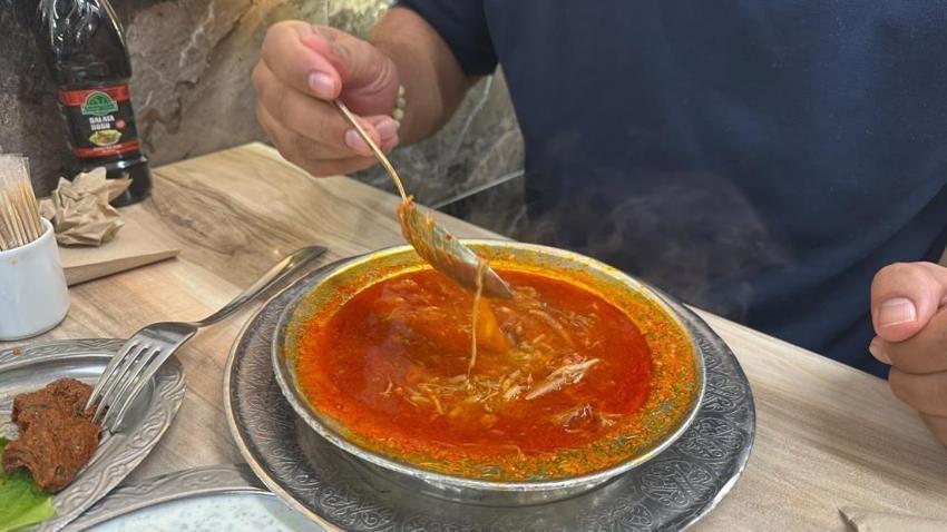 Doğal antibiyotik kapış kapış gidiyor: Gaziantep'te soğuk havalarla birlikte beyran sezonu açıldı!