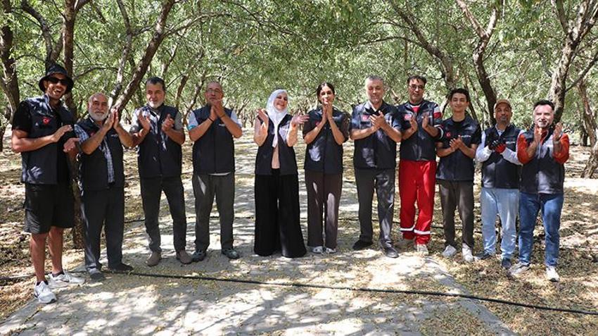 Gaziantep'te taşlık araziden cennete dönüştü: Dünyanın dört bir yanından geldiler! Orman vasfını yitirmiş alan, 7 bin fideyle verimli bir üretim merkezine dönüştü!