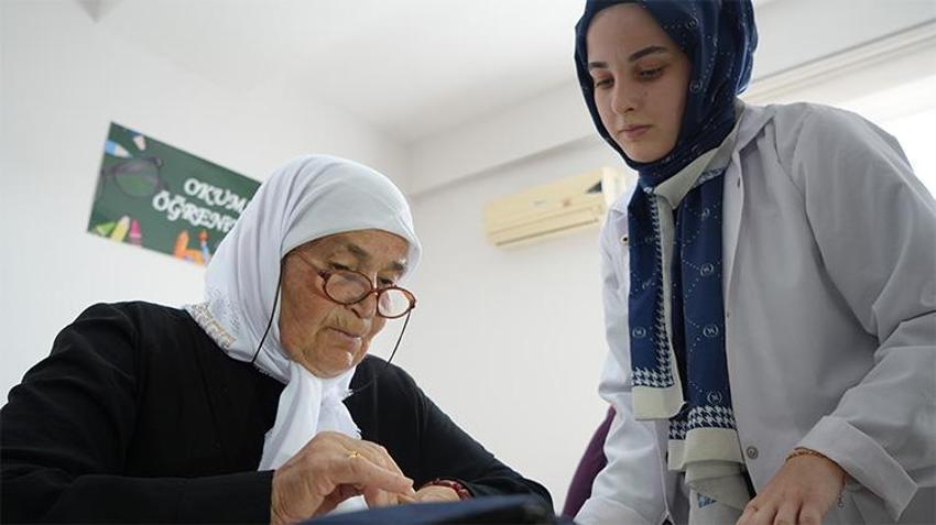 72 yaşında çocukluk hayalini gerçeğe dönüştürdü