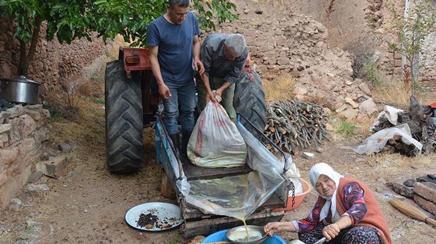 Manisa'da kazanlar kaynamaya başladı! 3 günlük emeğin ardından sofralara gelecek