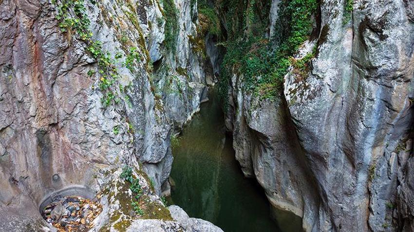 Kastamonu'da derinliği 100 metreyi buluyor: Gizli kalmış o kanyon akın akın ziyaretçi ediyor!