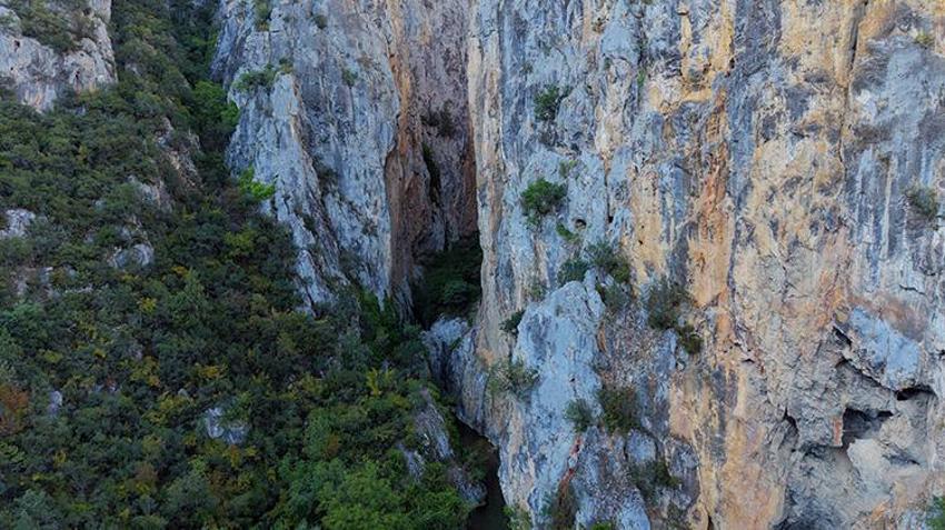 Kastamonu'da derinliği 100 metreyi buluyor: Gizli kalmış o kanyon akın akın ziyaretçi ediyor!