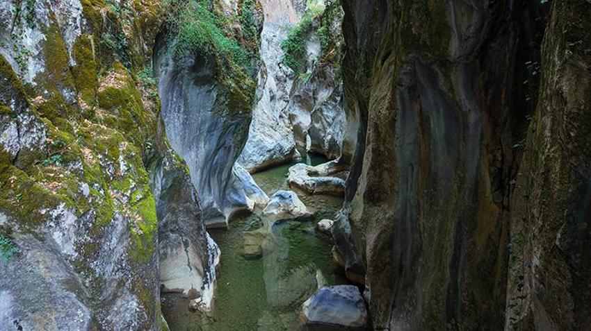 Kastamonu'da derinliği 100 metreyi buluyor: Gizli kalmış o kanyon akın akın ziyaretçi ediyor!