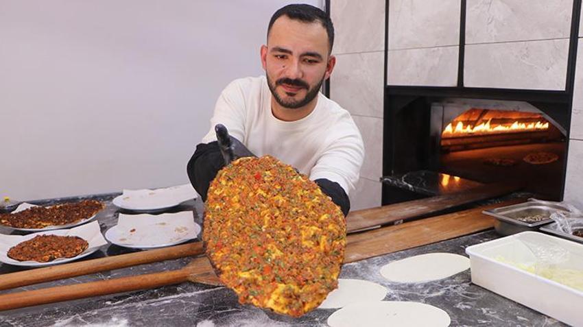 Yanlış iğneyle engelli kaldı, annesinin anısını yaşatmak için evini satıp dükkan açtı! Turuncu arabasıyla şehrin simgesi oldu!