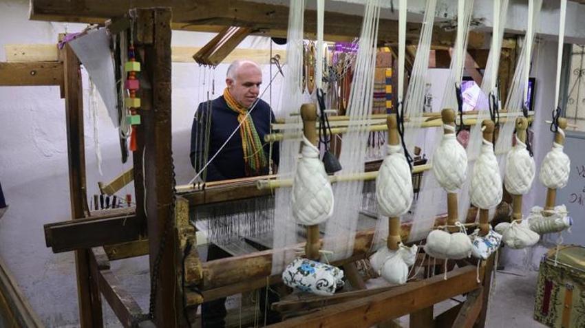Günde sadece bir tane üretiyor! Denizli’de bu asırlık tezgah teknolojiye meydan okuyor