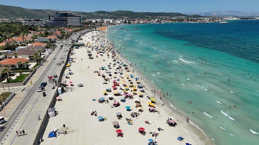 Çeşme’de yaz sezonunda oteller doldu taştı! Doluluk yüzde 100’e yaklaştı: Şimdi hedef 12 ay turizm