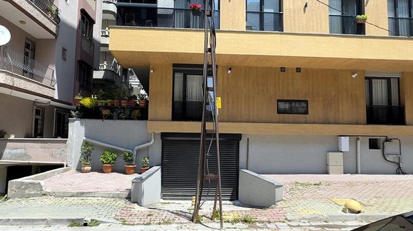 Avcılar’da akılalmaz görüntü! Garaj yaptılar ama araç giremiyor: Nedeni tam önünde