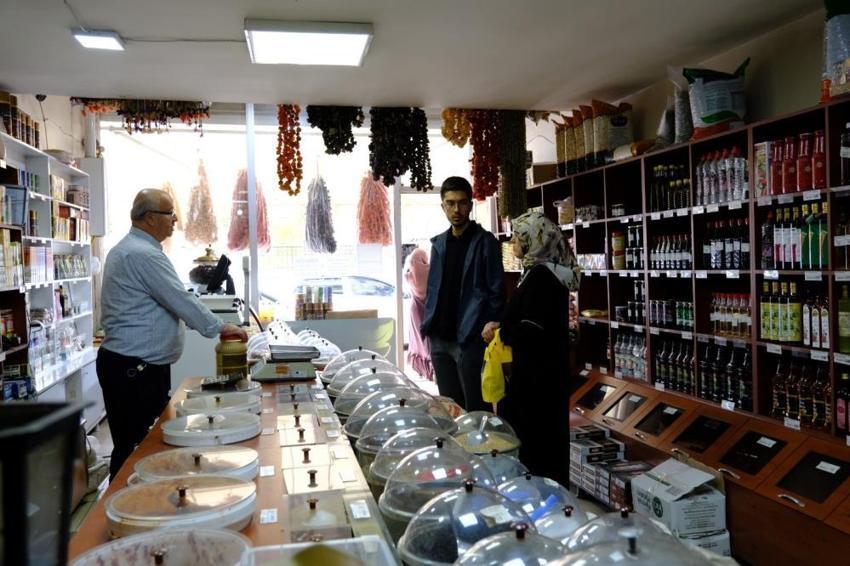 Havalar soğudu, aktarlara akın başladı! Vatandaşlar bu ürünleri almak için sıraya giriyor