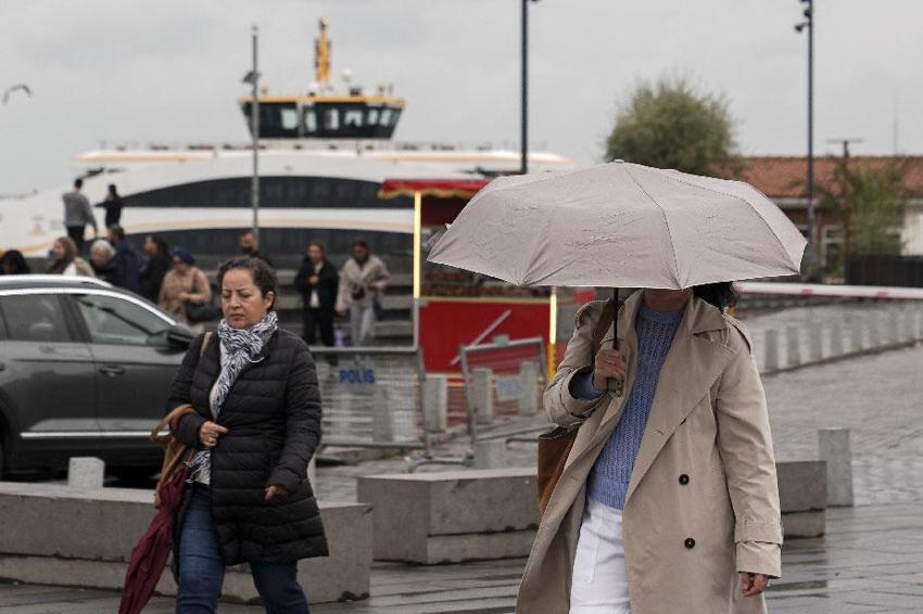 Sağanak yağış ve fırtına kuvvetli geliyor! Meteoroloji ve İstanbul Valiliği uyardı