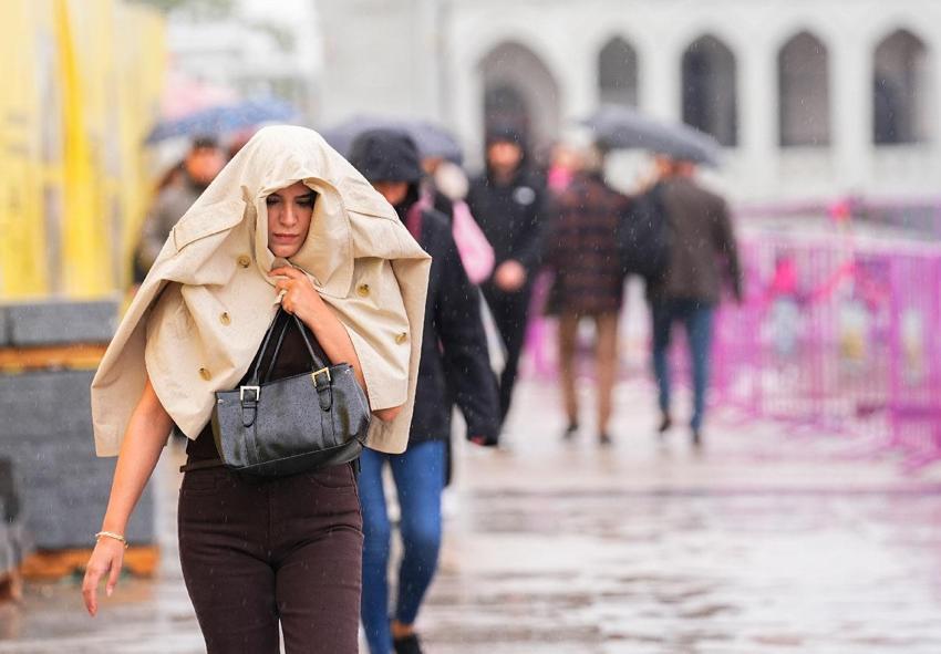 Sağanak yağış ve fırtına kuvvetli geliyor! Meteoroloji ve İstanbul Valiliği uyardı