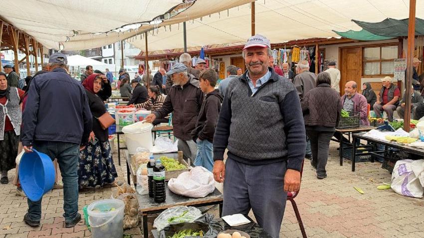 Zile'de köylü pazarı geleneği 81 yıldır yaşatılıyor