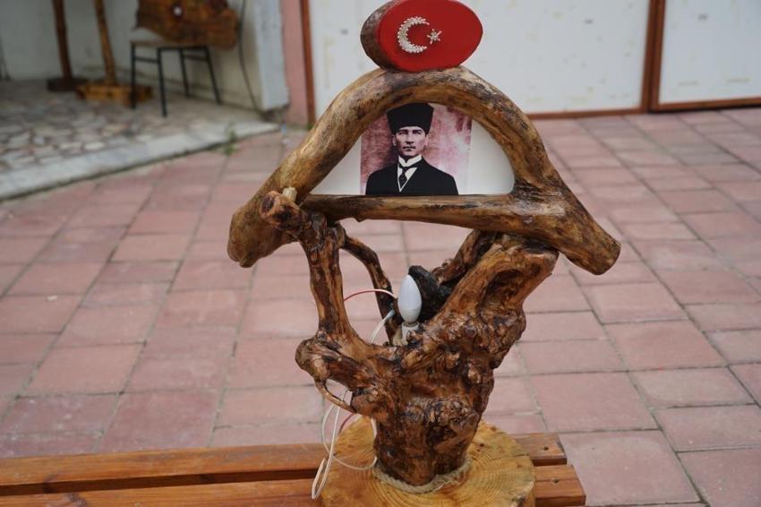 Emekli olunca hemen oraya koştu: Babasının mirasına sahip çıkıyor