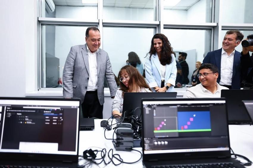 Manisa'da yazılımcılığın ilk meyvesi alındı: İlk mezunlar ürünlerini ortaya koydu