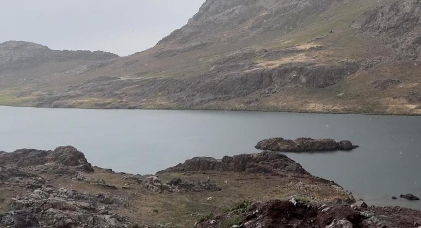 Hakkari'de görenleri büyüleyen manzara! 3 bin 500 rakımda keşfettiler