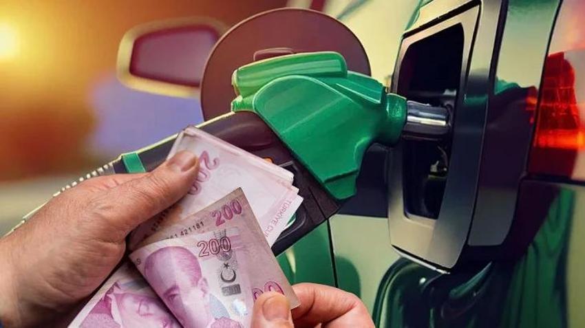 Benzine zam geldi mi? Benzine ne kadar zam geldi? Benzin zamlandı mı? Benzin ne kadar oldu? Benzine 12 lira zammı geldi? Benzinde eşel mobil sistemi kalktı mı? Eşel mobil sistemi bitti mi? Benzin fiyatları ne kadar zamlandı? Benzinde zam ne kadar?