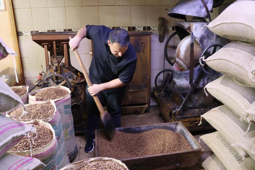 Kendine has kokusu, lezzeti ve köpüğüyle Türk kahvesinin lezzeti asırlık makinalarda saklı